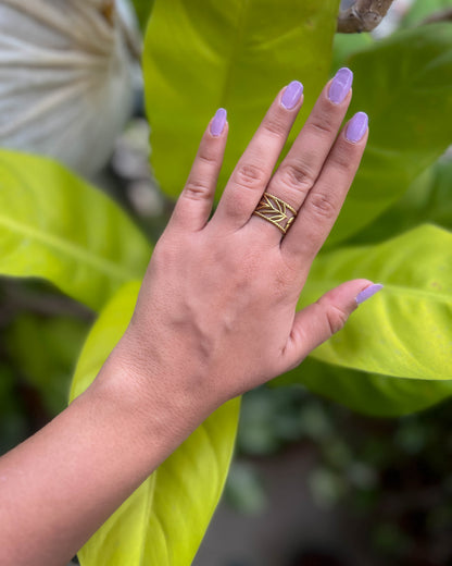 Aurora Ring – Leafy Stainless Steel Ring (Anti-Tarnish)